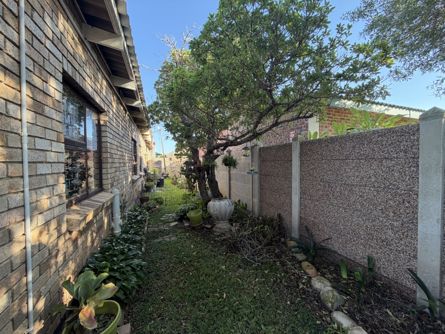 4 Bedroom Property for Sale in Kabeljauws Eastern Cape